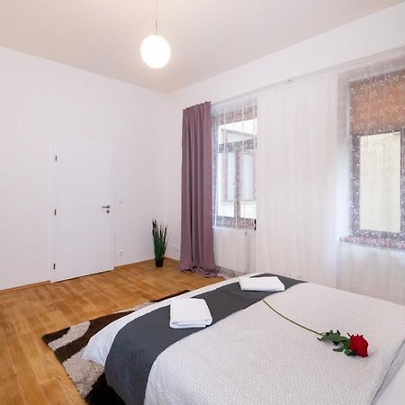 Luxury Apartment In The Center Of براغ المظهر الخارجي الصورة