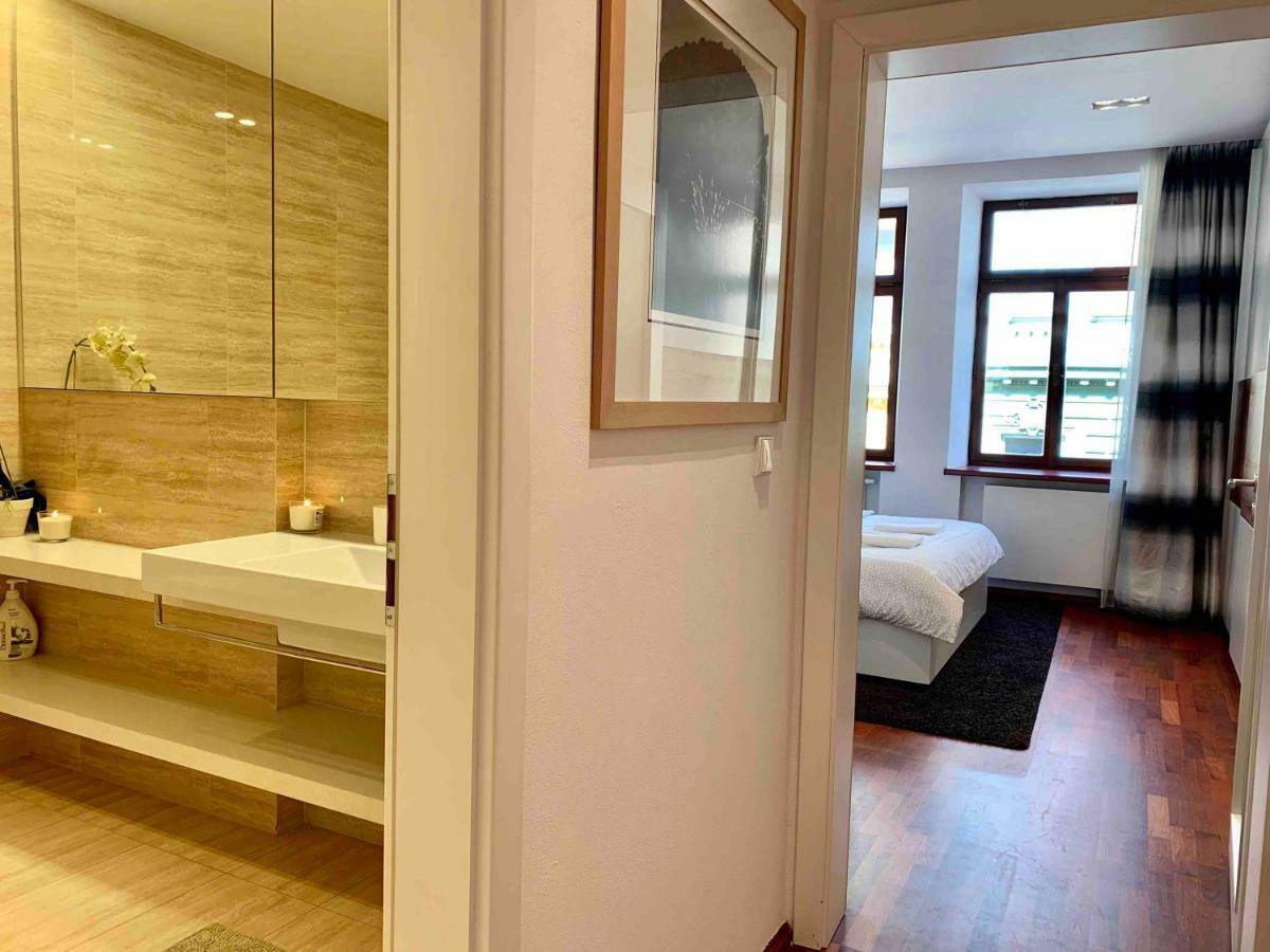 Luxury Apartment In The Center Of براغ المظهر الخارجي الصورة