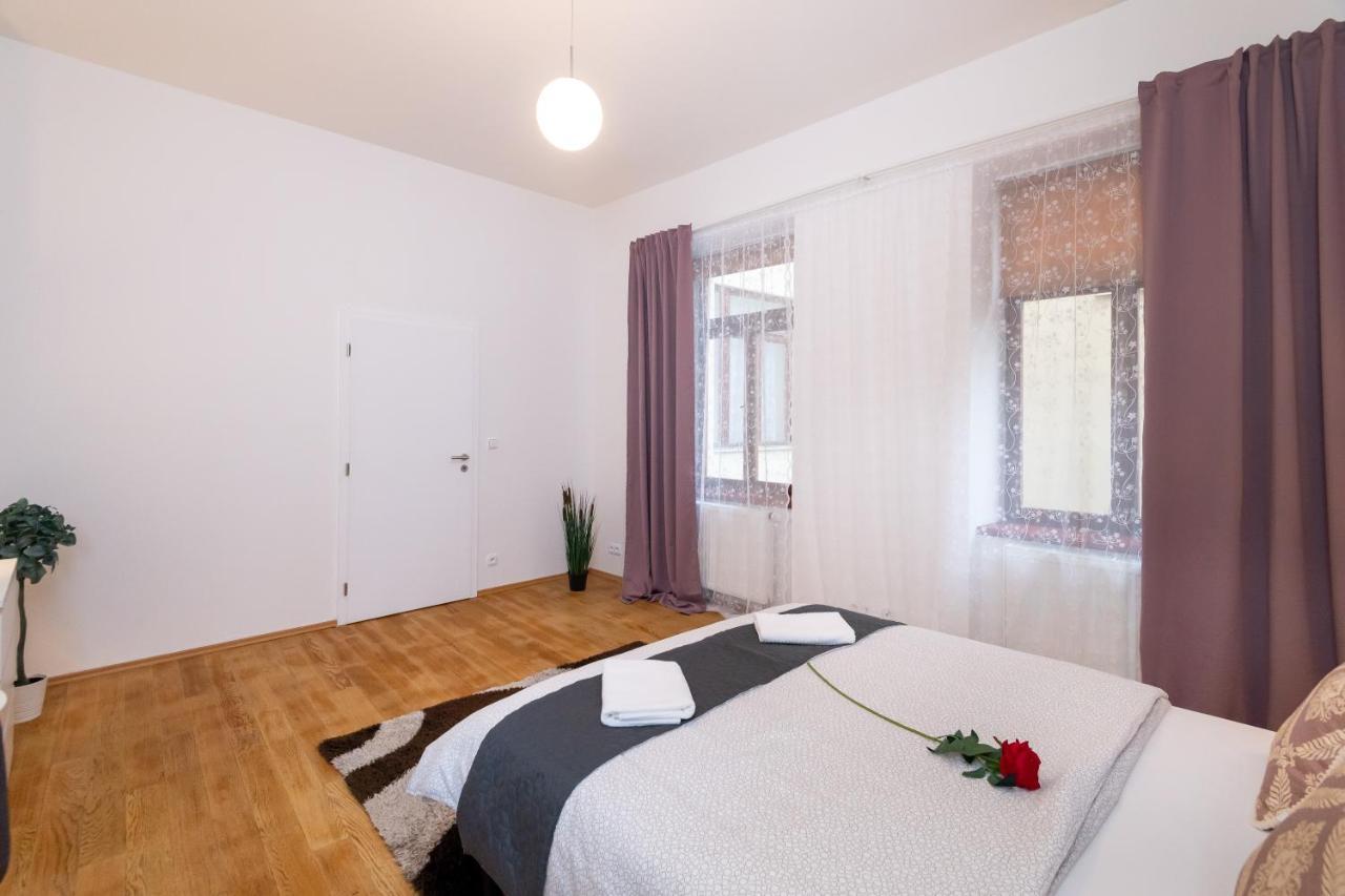 Luxury Apartment In The Center Of براغ المظهر الخارجي الصورة